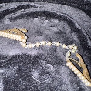 Elegant Pearl and Gold Hair Clip